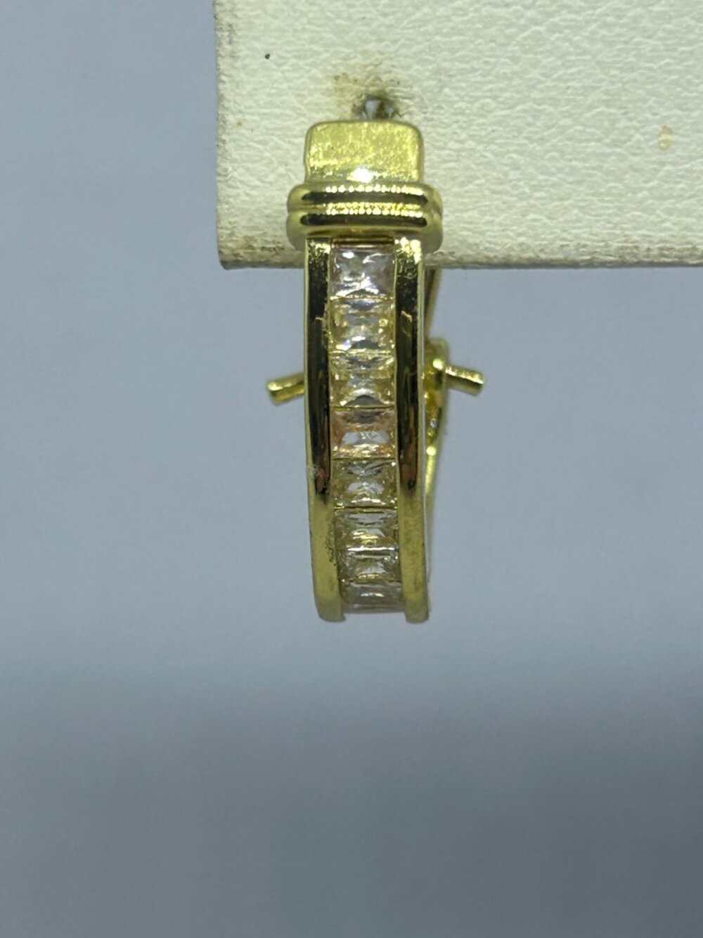 Beautiful! New 1 Pair Of Elegant Gold Plated Horseshoe Buckle Earrings ~ 1" Long